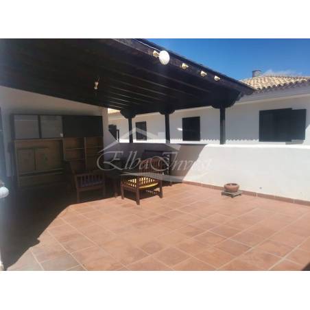 Sprzedaż - Nieruchomości - Dom piętrowy - Chayofa 1