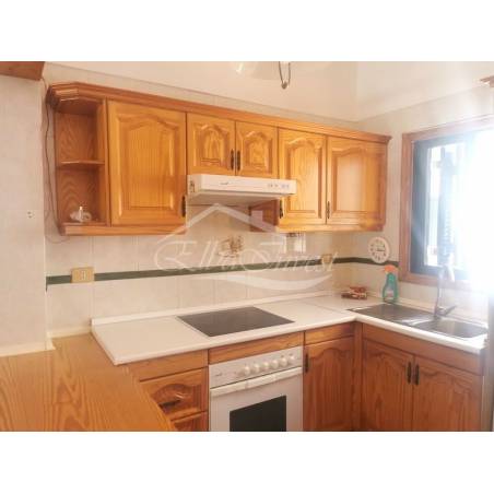 Sprzedaż - Nieruchomości - Dom piętrowy - Chayofa 1