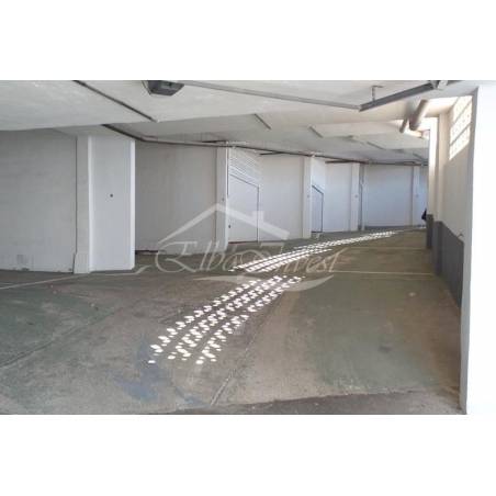 Sprzedaż - Nieruchomości - Dom piętrowy - Chayofa 1