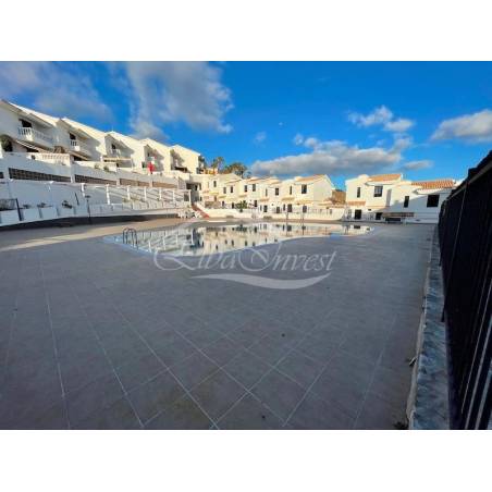 Sprzedaż - Nieruchomości - Dom piętrowy - Chayofa 1