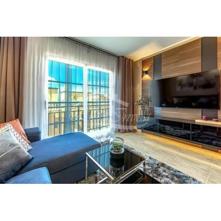 Sprzedaż - Nieruchomości - Dom piętrowy - Callao Salvaje 1