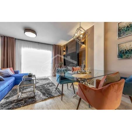 Sprzedaż - Nieruchomości - Dom piętrowy - Callao Salvaje 1