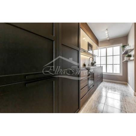 Sprzedaż - Nieruchomości - Dom piętrowy - Callao Salvaje 1