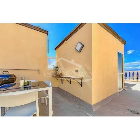 Sprzedaż - Nieruchomości - Dom piętrowy - Callao Salvaje 1