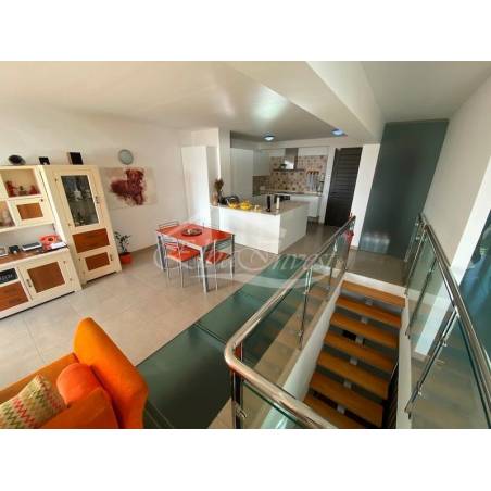 Sprzedaż - Nieruchomości - Dom piętrowy - Puerto Santiago 1