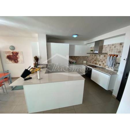 Sprzedaż - Nieruchomości - Dom piętrowy - Puerto Santiago 1