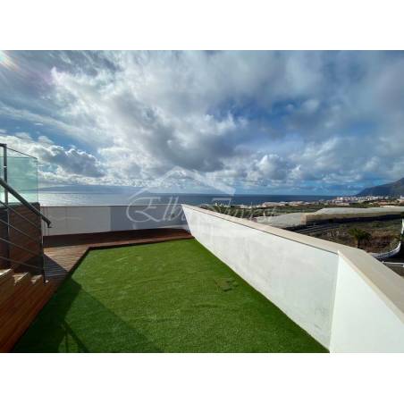 Sprzedaż - Nieruchomości - Dom piętrowy - Puerto Santiago 1