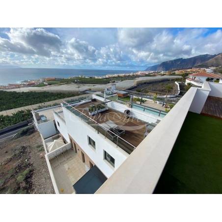 Sprzedaż - Nieruchomości - Dom piętrowy - Puerto Santiago 1