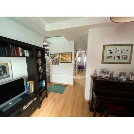 Sprzedaż - Nieruchomości - Dom piętrowy - Puerto Santiago 1