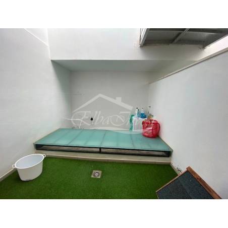 Sprzedaż - Nieruchomości - Dom piętrowy - Puerto Santiago 1