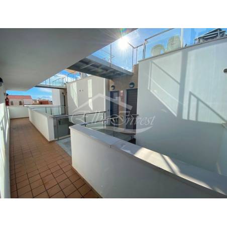 Sprzedaż - Nieruchomości - Dom piętrowy - Puerto Santiago 1