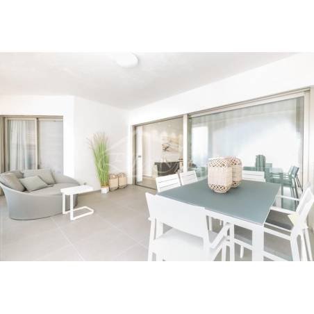 Sprzedaż - Nieruchomości - Dom piętrowy - El Palm Mar 1