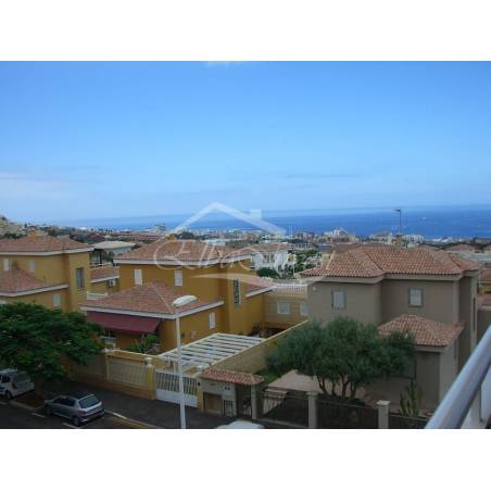 Sprzedaż - Nieruchomości - Dom piętrowy - Costa Adeje 1