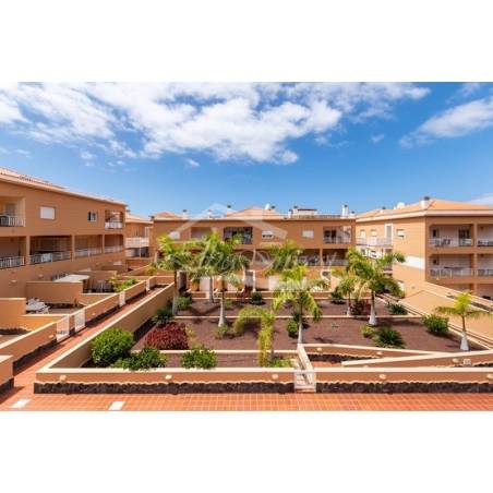 Sprzedaż - Nieruchomości - Dom piętrowy - Costa Adeje 1