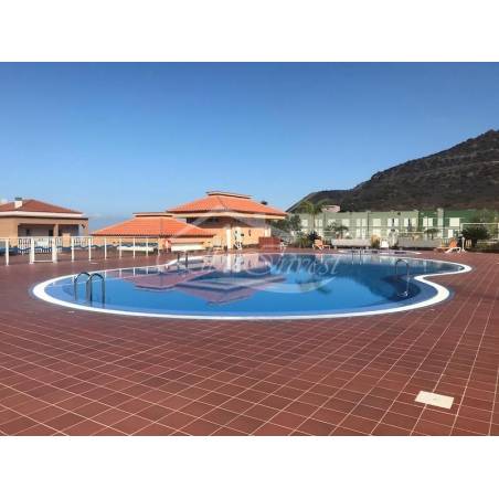 Sprzedaż - Nieruchomości - Dom piętrowy - Costa Adeje 1