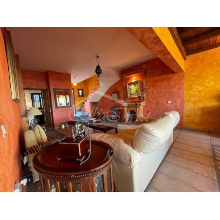 Sprzedaż - Nieruchomości - Dom piętrowy - Chayofa 2