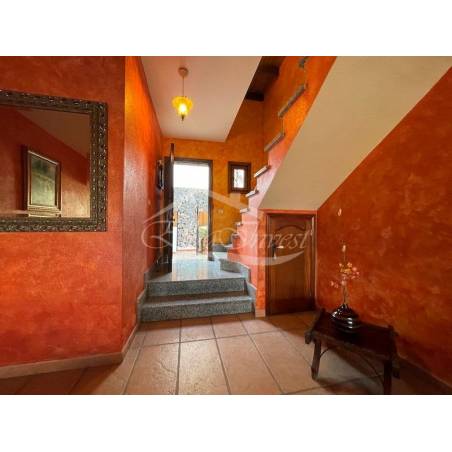 Sprzedaż - Nieruchomości - Dom piętrowy - Chayofa 2