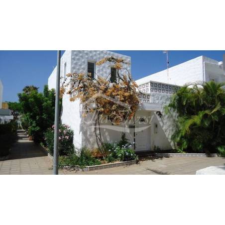 Sprzedaż - Nieruchomości - Dom piętrowy - Costa del Silencio 1