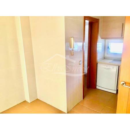 Sprzedaż - Nieruchomości - Dom piętrowy - Costa Adeje 2