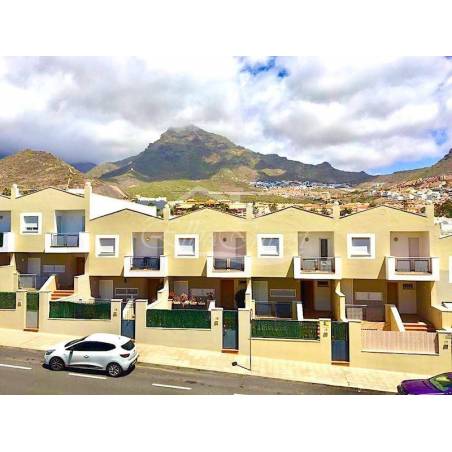 Sprzedaż - Nieruchomości - Dom piętrowy - Costa Adeje 2