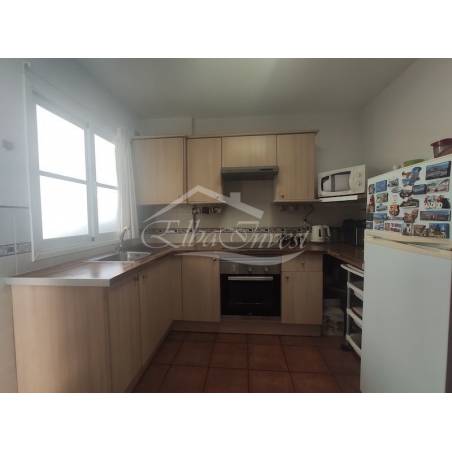 Sprzedaż - Nieruchomości - Dom piętrowy - Callao Salvaje 2