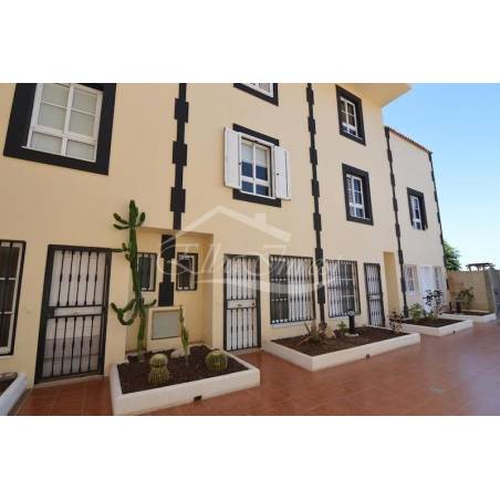 Sprzedaż - Nieruchomości - Dom piętrowy - Callao Salvaje 2