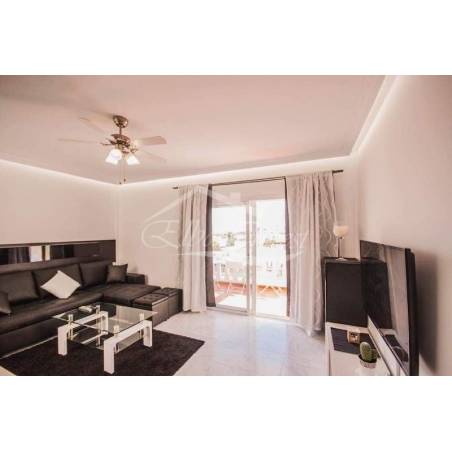 Sprzedaż - Nieruchomości - Dom piętrowy - Golf del Sur 1