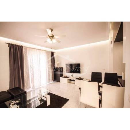 Sprzedaż - Nieruchomości - Dom piętrowy - Golf del Sur 1