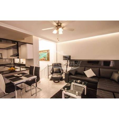 Sprzedaż - Nieruchomości - Dom piętrowy - Golf del Sur 1