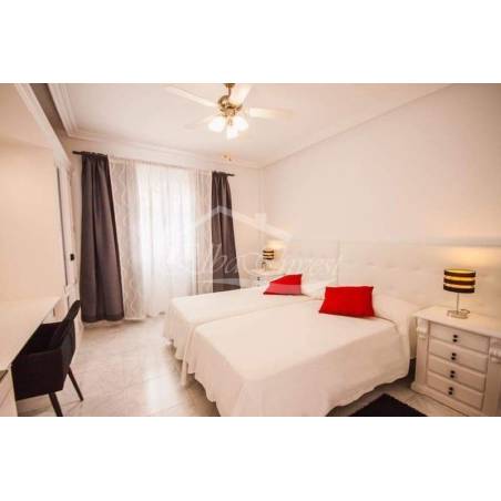 Sprzedaż - Nieruchomości - Dom piętrowy - Golf del Sur 1