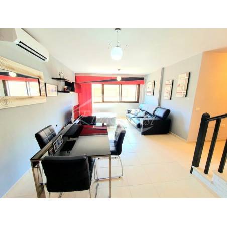 Sprzedaż - Nieruchomości - Dom piętrowy - Parque La Reina 1