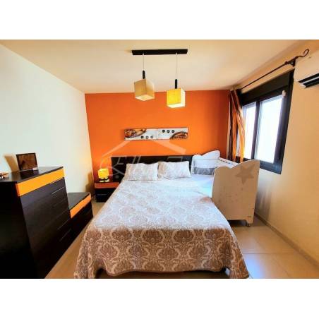 Sprzedaż - Nieruchomości - Dom piętrowy - Parque La Reina 1