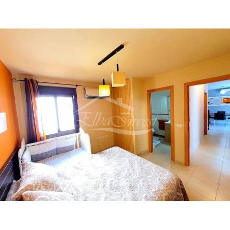 Sprzedaż - Nieruchomości - Dom piętrowy - Parque La Reina 1