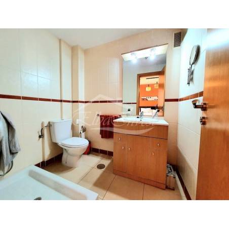 Sprzedaż - Nieruchomości - Dom piętrowy - Parque La Reina 1