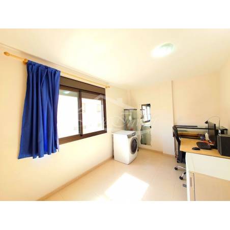 Sprzedaż - Nieruchomości - Dom piętrowy - Parque La Reina 1