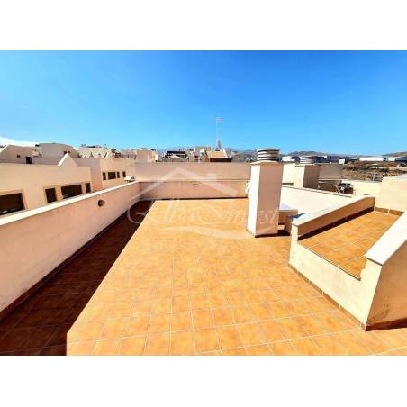 Sprzedaż - Nieruchomości - Dom piętrowy - Parque La Reina 1