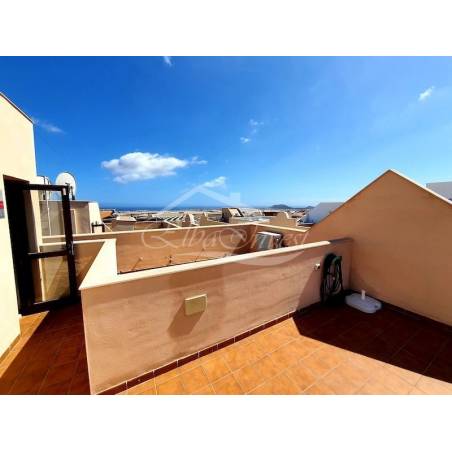 Sprzedaż - Nieruchomości - Dom piętrowy - Parque La Reina 1