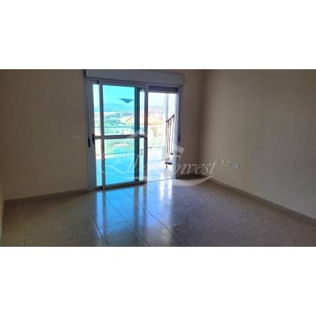 Sprzedaż - Nieruchomości - Dom piętrowy - Golf del Sur 2