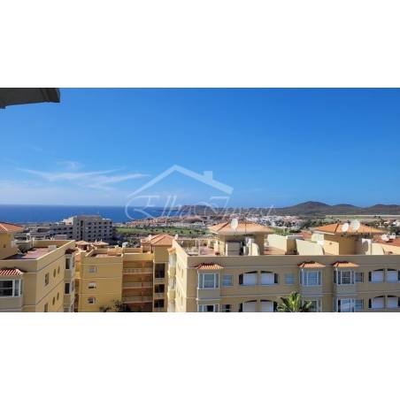 Sprzedaż - Nieruchomości - Dom piętrowy - Golf del Sur 2