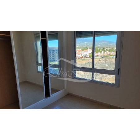 Sprzedaż - Nieruchomości - Dom piętrowy - Golf del Sur 2