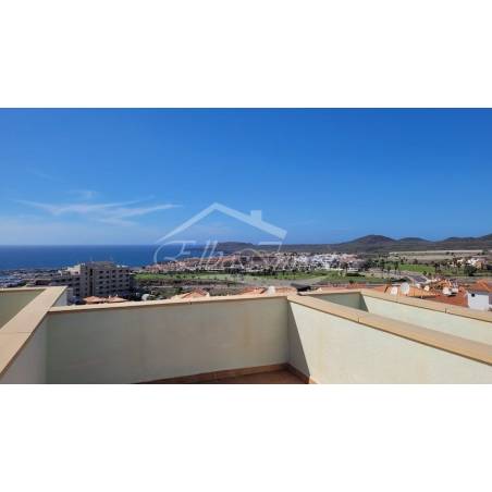 Sprzedaż - Nieruchomości - Dom piętrowy - Golf del Sur 2