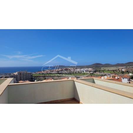 Sprzedaż - Nieruchomości - Dom piętrowy - Golf del Sur 2