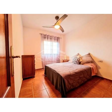 Sprzedaż - Nieruchomości - Dom piętrowy - Adeje 1