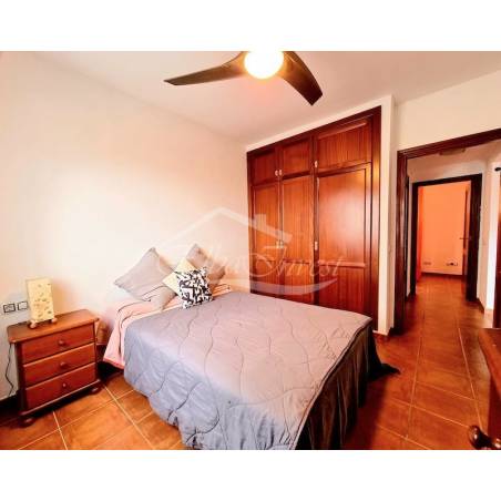 Sprzedaż - Nieruchomości - Dom piętrowy - Adeje 1