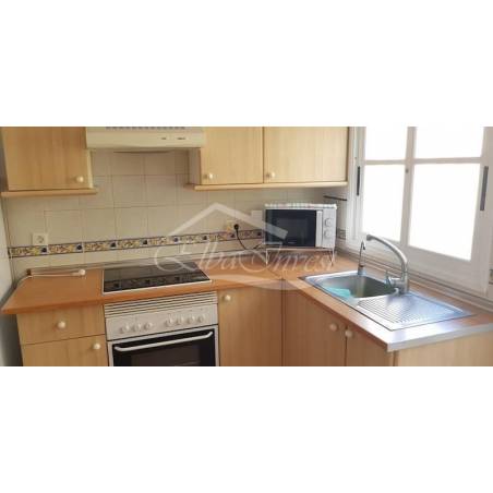 Sprzedaż - Nieruchomości - Dom piętrowy - Callao Salvaje 3