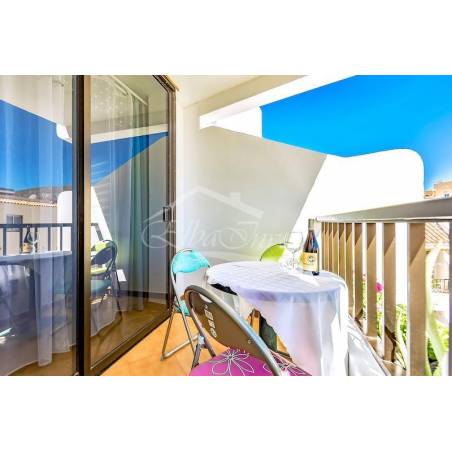 Sprzedaż - Nieruchomości - Dom piętrowy - Los Cristianos 1