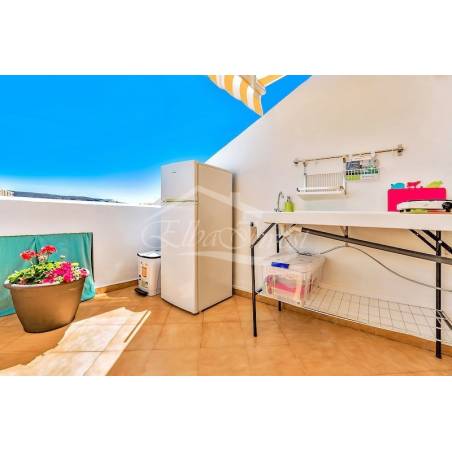 Sprzedaż - Nieruchomości - Dom piętrowy - Los Cristianos 1