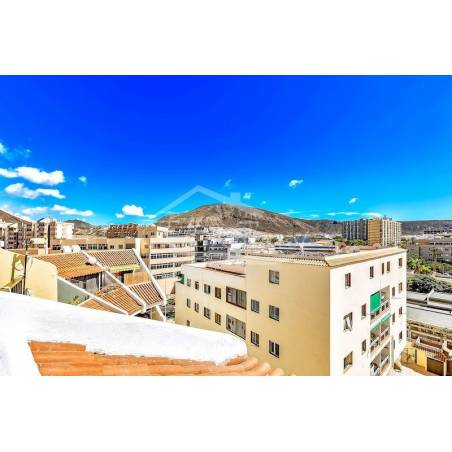 Sprzedaż - Nieruchomości - Dom piętrowy - Los Cristianos 1