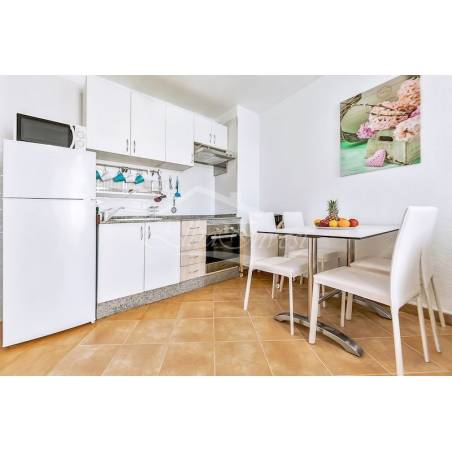 Sprzedaż - Nieruchomości - Dom piętrowy - Los Cristianos 1