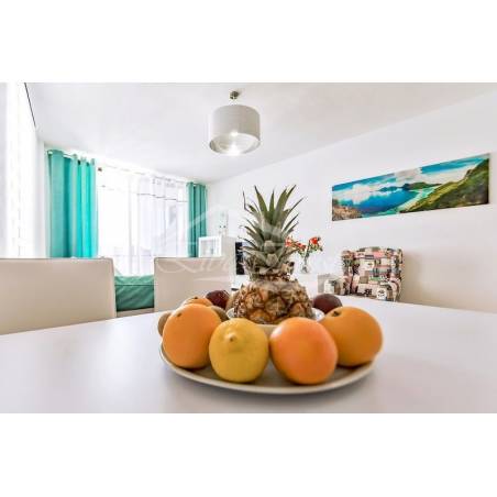 Sprzedaż - Nieruchomości - Dom piętrowy - Los Cristianos 1